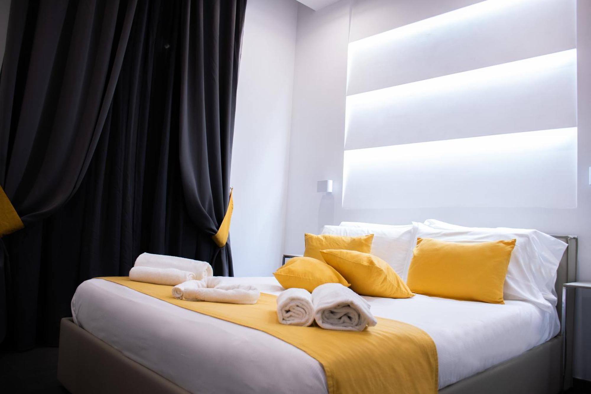 Megaris Luxury Suite Rooms Napels Buitenkant foto